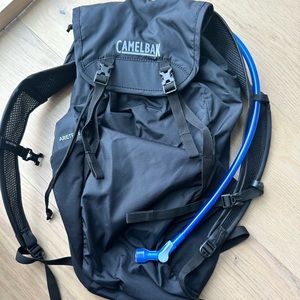 ❌SOLD❌ Camelbak Arete 18 with Hydration Bladder Outdoor Bag